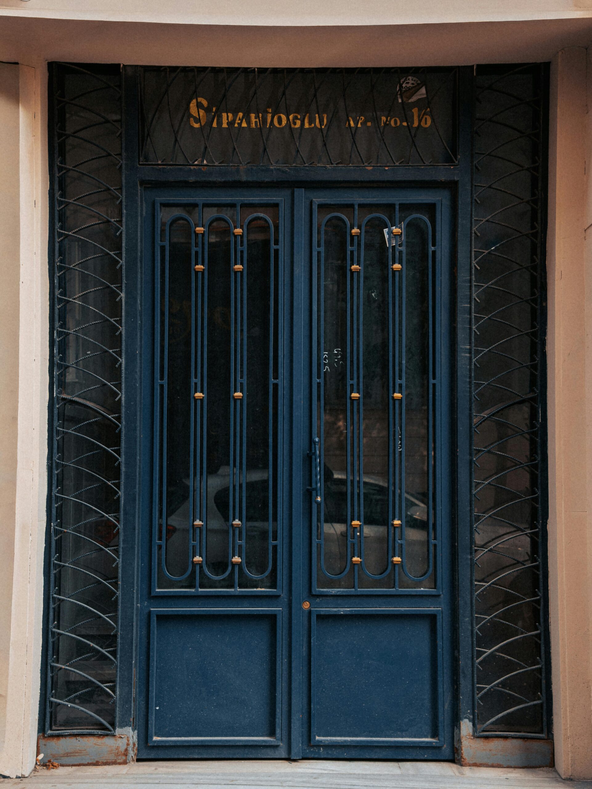 Lauko durys – aliuminis ar plienas – ką rinktis?